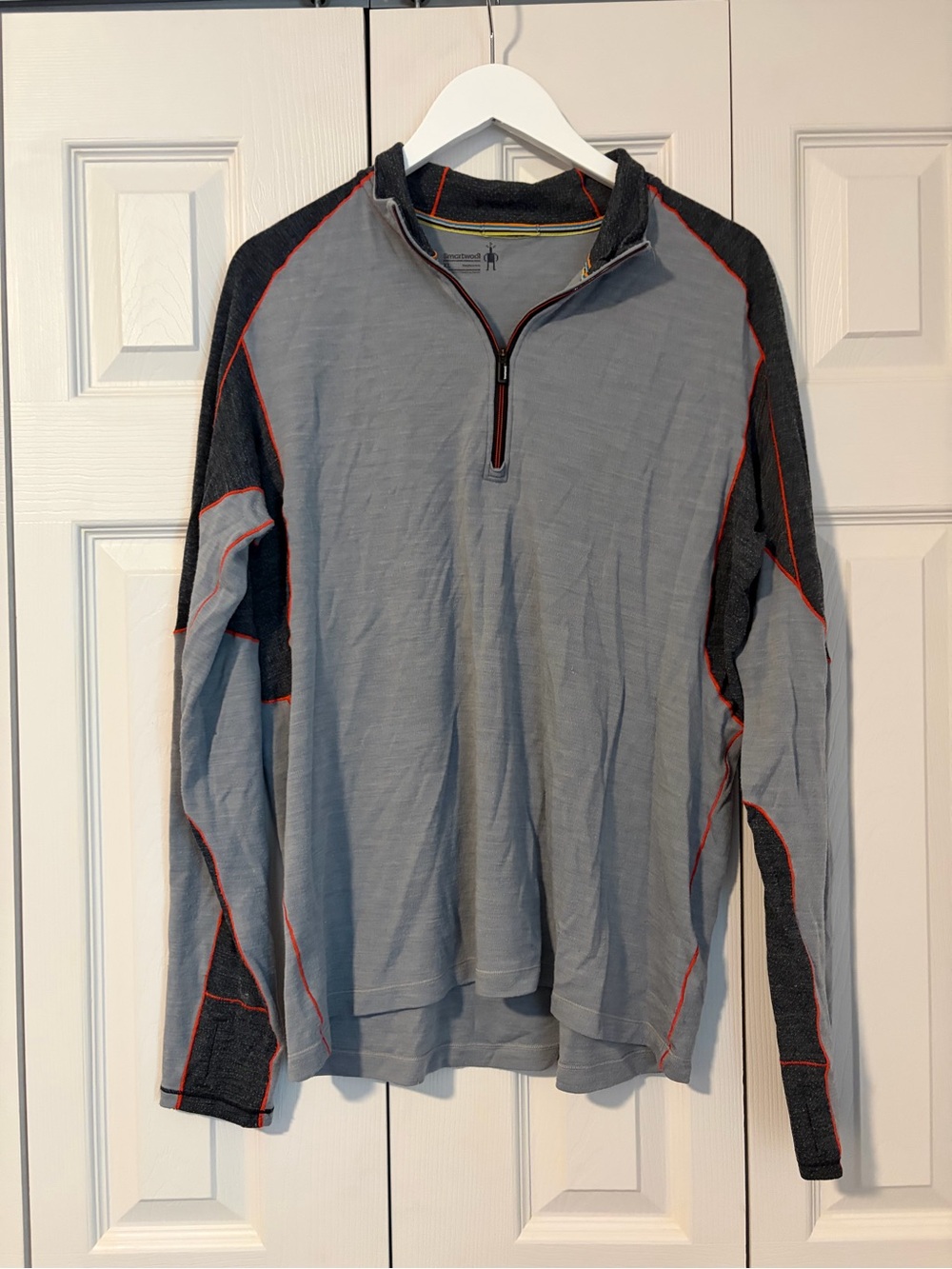 Flawed Smartwool Light Gray Dark Charcoal quarter Zip-Front Red Trim thumb hole